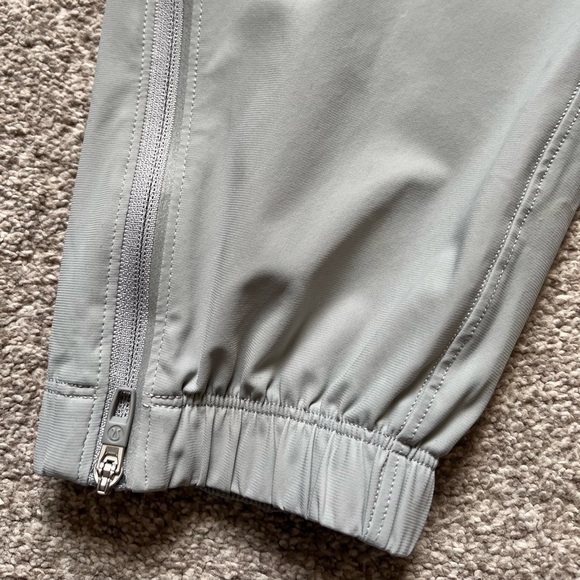 Mens Lululemon Surge Joggers TALL Inseam 31” Size Medium BNWOT - Picture 9 of 16